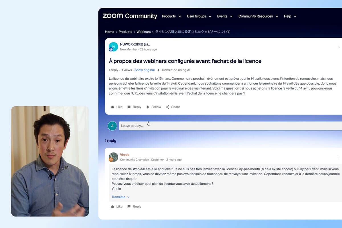 A man gestures while speaking in front of a screen showing a Zoom Community forum discussion about webinar licenses, with comments in French and English translations displayed—perfect for Customer Communities exploring the Demo Center.